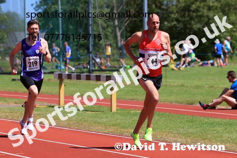 Mens 1500 metres, 2024 NE Masters Track and Field Champs., Monkton Stadium, Jarrow.  Photo: David T. Hewitson/Sports for All Pics
